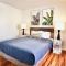 Blue House Cozy Getaway