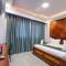 V CROWN HOTEL