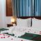 V CROWN HOTEL