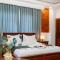 V CROWN HOTEL