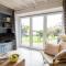 Cormorant- Sea View, Couples Retreat