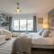 Cormorant- Sea View, Couples Retreat