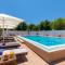 Villa Paradiso: Near beach, superb pool and garden - Astrakeri