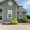 Gorgeous cabin 3bdrm/3bth, hot tub, fireplace, kid/pet friendly