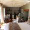 Cheverells Farm, Kiku & Braeburn Cottage