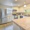 Horseshoe Bay Townhome with Patio and Outdoor Pool!