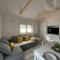 Luxury countryside house 2 min walk to the beach