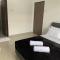 Desaru Utama Apartment with Swimming Pool View, Karaoke, FREE WIFI, Netflix, near to Car Park - Desaru