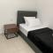 Desaru Utama Apartment with Swimming Pool View, Karaoke, FREE WIFI, Netflix, near to Car Park - Desaru