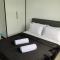 Desaru Utama Apartment with Swimming Pool View, Karaoke, FREE WIFI, Netflix, near to Car Park - Desaru