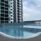 Desaru Utama Apartment with Swimming Pool View, Karaoke, FREE WIFI, Netflix, near to Car Park - Desaru