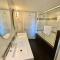 Modern 6 bedroom retreat, stunning lake views, close to village! - Lake Arrowhead