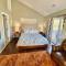 Modern 6 bedroom retreat, stunning lake views, close to village! - Lake Arrowhead