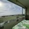 Appartement 2 pièces avec loggia, à 200m de la mer, 4 couchages, avec TV et lave-linge séchant - FR-1-224C-213