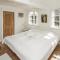 2 Bedroom Awesome Home In Samsø - Nordby