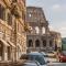 Martina al Colosseo