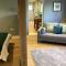 Cute studio cottage. Wood burner. Amazing views