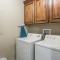 2012 LP PS4, Private Balcony with Beautiful Mountain Views, and Great Clubhouse Amenities - St. George