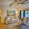 Cozy-Chic Condo Walk to Beach and Park!