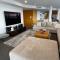 4 Bedroom Huge Sub Penthouse Oracle Level 31 Magnif VIEWS 260m2 Family Skyhome Sleeps 8 Adults and 2 Children, Sofa Bed Portacot, High Chair Central to Everything Resort Skyhome 5 STAR Luxury