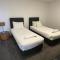 4 Bedroom Huge Sub Penthouse Oracle Level 31 Magnif VIEWS 260m2 Family Skyhome Sleeps 8 Adults and 2 Children, Sofa Bed Portacot, High Chair Central to Everything Resort Skyhome 5 STAR Luxury