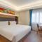 Holiday Inn Shanghai Hongqiao Central, an IHG Hotel