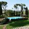 Wohnung in Torrita Di Siena mit gemeinsamem Pool, Garten und Grill