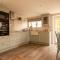 Finwood Green Farm Holiday Cottages-The Calf Shed and The Milk Parlour
