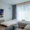 Emirates Luxury Apartment Free Parking Terrace Emirates Luxury Apartment Free Parking Terrace