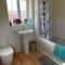 Stunning Large Detached Gloucester, 4 beds, 3 bedroom, 2 bathroom property, Nr Chelt, The Docks and Quays sleeps 6