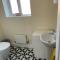 Stunning Large Detached Gloucester, 4 beds, 3 bedroom, 2 bathroom property, Nr Chelt, The Docks and Quays sleeps 6