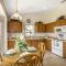 #253-Modern 4 bed home with own private pool close to Disney - Orlando