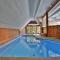 Beautiful 2BR 2BA Fall Line Condo with Mountain Views, Pool, Hot Tub, Sauna, Shuttle, G6B condo - 基灵顿