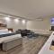 NEW Killington Studio with Kitchenette, WiFi, TV, Fireplace, Close to Resort on the Shuttle Route, 213 condo