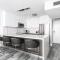 AMAZING 2BR 2BA NEWLY RENO BEACHFRONT APT W/BEACH VIEW
