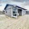 Beautiful Home In Rennesøy With Wifi