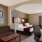 Comfort Suites Near University