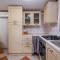 Studio apartment Larca