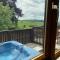 Copper Beech Lodge with Hot Tub