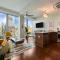 HostWise Stays -The Washington at Chatham - Gym - Free Garage Parking - City Views - More - Pittsburgh