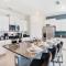 7663 Oakmoss Loop