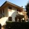 Villa with garden 250 meters from the beach