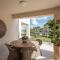 Calmaliving Seaside apartments with pool