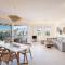 Calmaliving Seaside apartments with pool