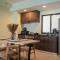 Deluxe Seaview Suite Twin Bed by The Only Bnb - Tanjong Tokong
