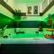 Apartment By the Way Hot Tub and Free Parking