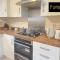 Three Bedroom Semi Detached House By Flipside Property Aylesbury Serviced Accommodation & Short Lets With Wifi & Parking