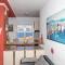 4 Bedroom Cozy Apartment In Okrug Donji