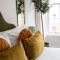 Luxury 3 Bedroom Apt On Edinburghs Royal Mile