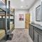 Luxury (Less than mile from AT&T Stadium/GlobeLife) GameRoom/Basketball Hoop